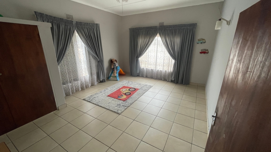 3 Bedroom Property for Sale in Harpington A H North West